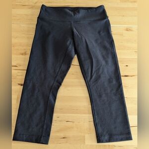Lululemon crop leggings 6